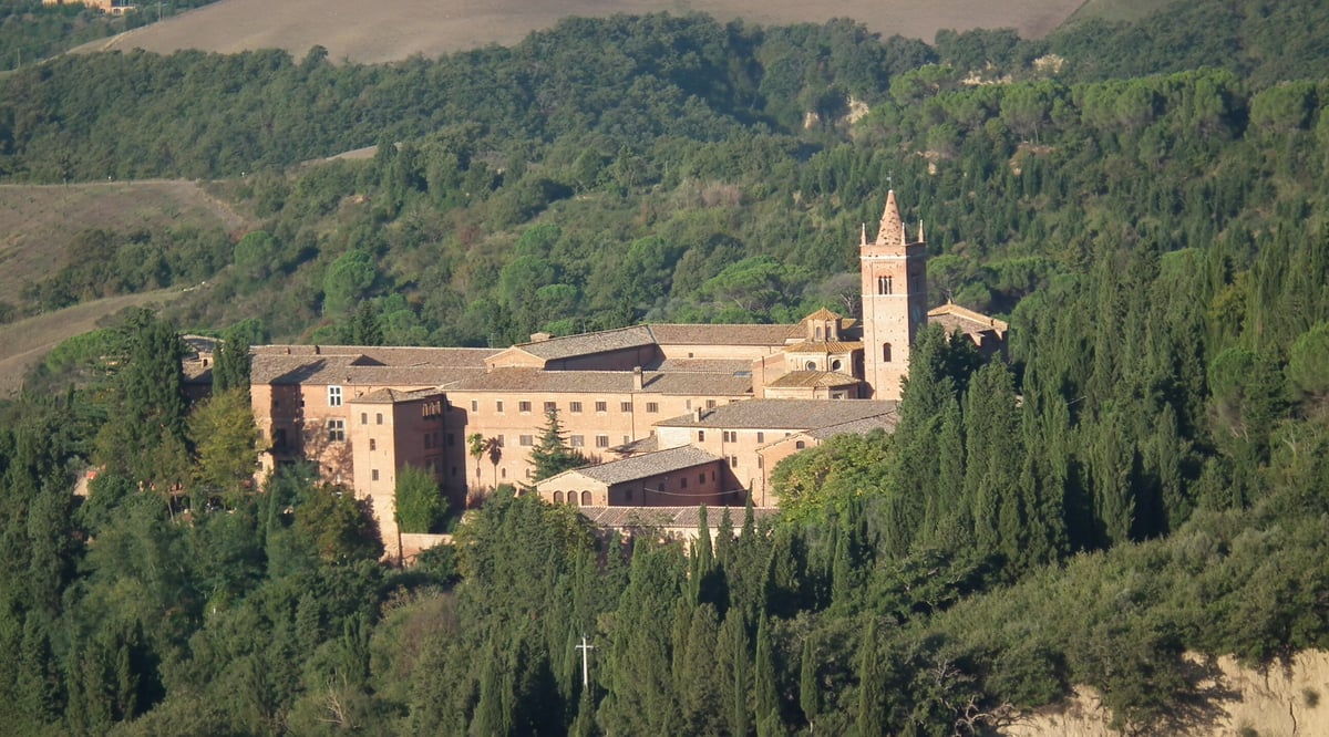 4. Monte Oliveto Maggiore - Abbazia e Crete Senesi